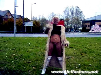 Crazy Traffic Flashing In Cardiff